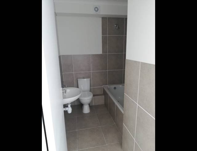 2 bed property to rent in CLOETESVILLE